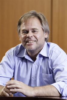 「ZAO Kaspersky Lab (カスペルスキー研究所)のCEOであるユージン・カスペルスキー氏」