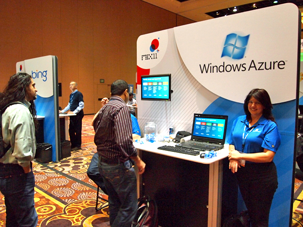 Windows Azureのブース。キーノートではあまり取り上げられなかったが、Access Control ServiceやAppFabricなど興味深いテーマのブレイクアウトセッションが見られた