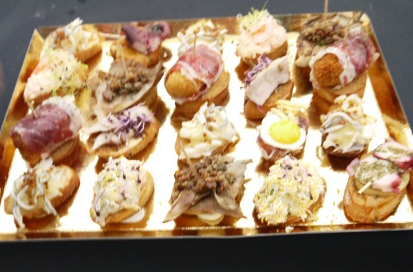 ピンチョス（pintxos）、パーティー向けに小さめ