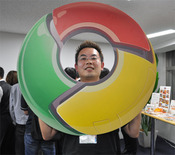 開場の隅にはChromeとの記念写真コーナー？ も。