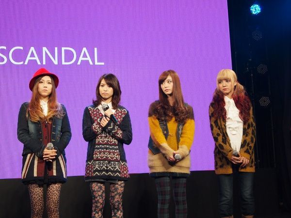 Windows 8のTVCM曲を歌うSCANDAL